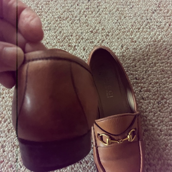 Gucci Horsebit Loafers in Tan Leather. These are a size 8 but fit like size 7.5 - Picture 3 of 4